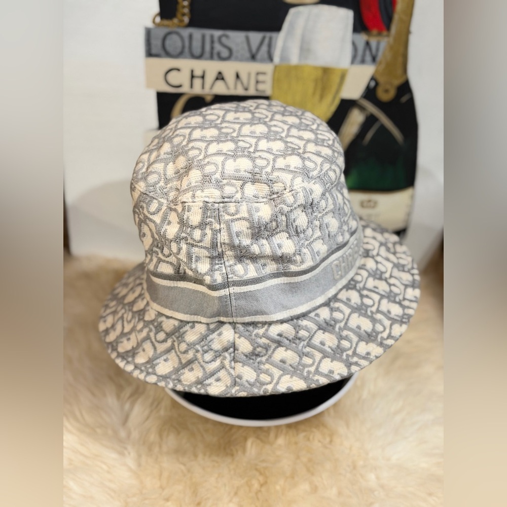 🔥 CHRISTIAN DIOR OBLIQUE BUCKET HAT SIZE 59 LIGHT GRAY w/COA - Picture 14 of 14